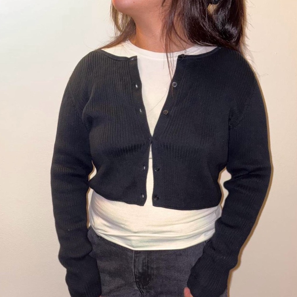 Uniqlo Black Ribbed Cropped Button Cardigan